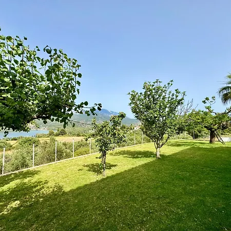 Serenity Spilia Garden Floor 公寓 阿尔戈斯托利翁